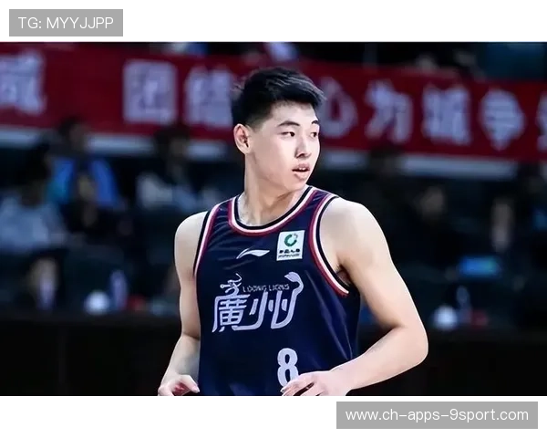 广东最矮悍将打疯了！34分11板6助，球迷：比内线还狠！，广东小个子球员